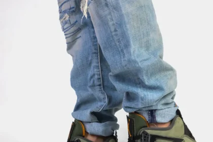 Undefeated x Air Jordan 4 2025 : sortie confirmée et premières images dévoilées