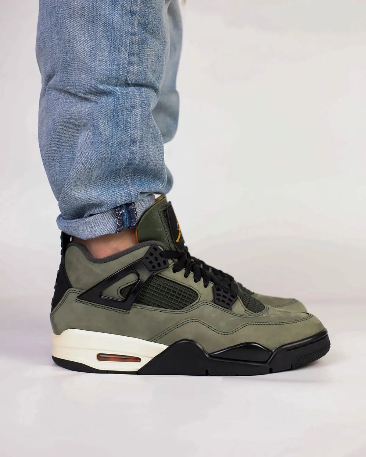 Undefeated x Air Jordan 4 2025 4 Undefeated x Air Jordan 4 2025 : sortie confirmée et premières images dévoilées