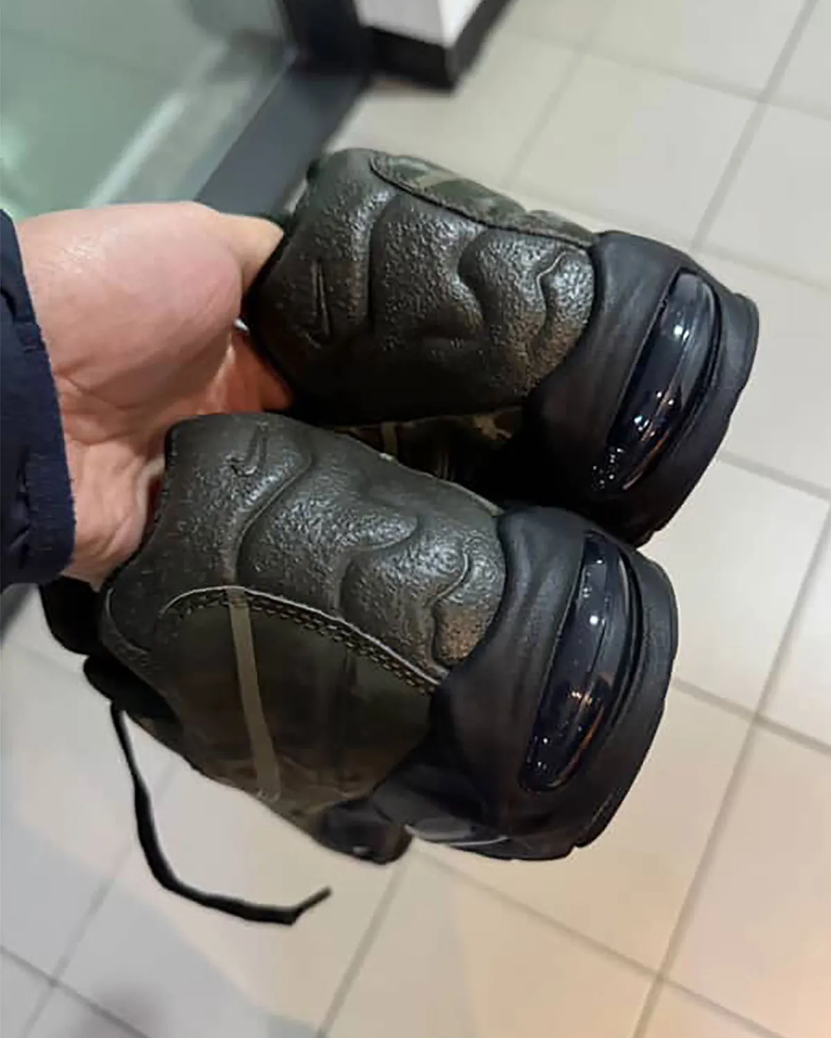 Worksout x Nike Air Max 95 4 La Worksout x Nike Air Max 95 « Uniform » sera disponible dans le monde entier en édition très limitée
