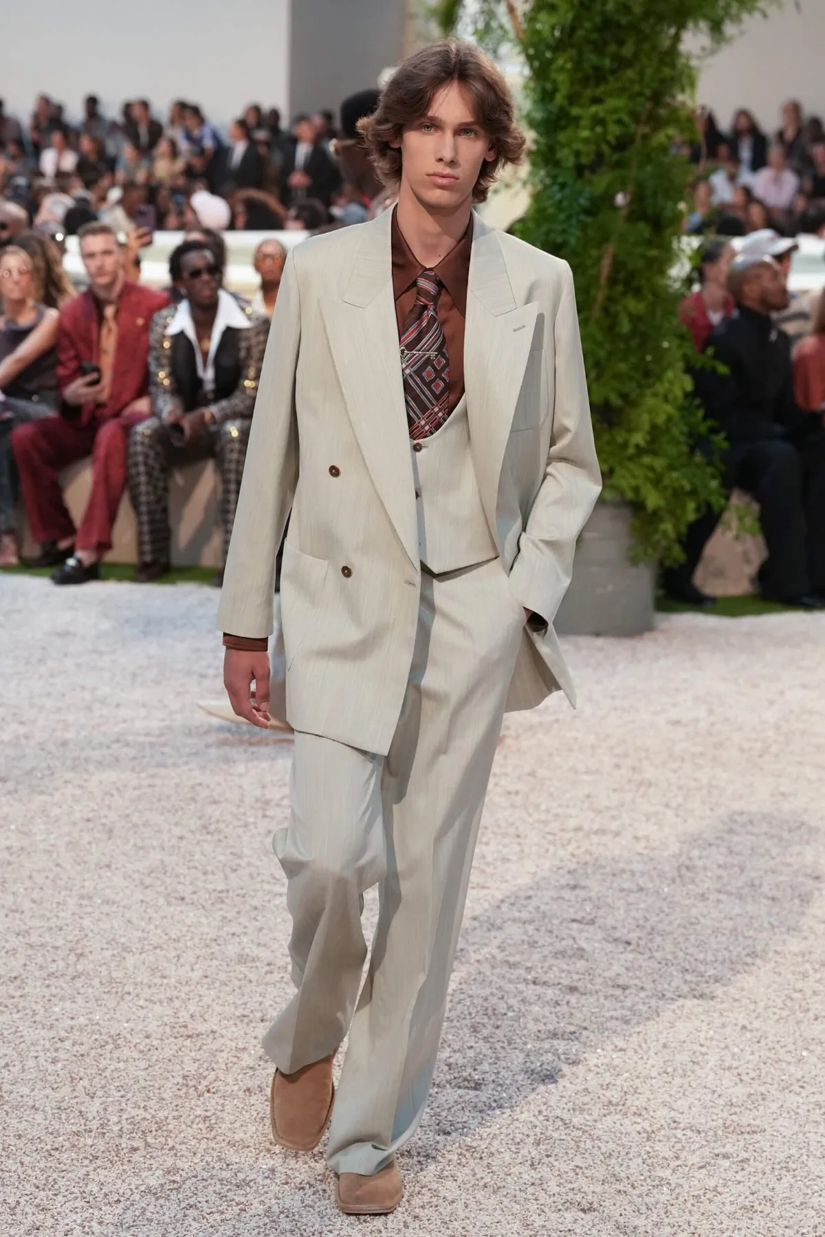 La collection printemps 2026 d'AMIRI transforme la mode en expérience hôtelière californienne