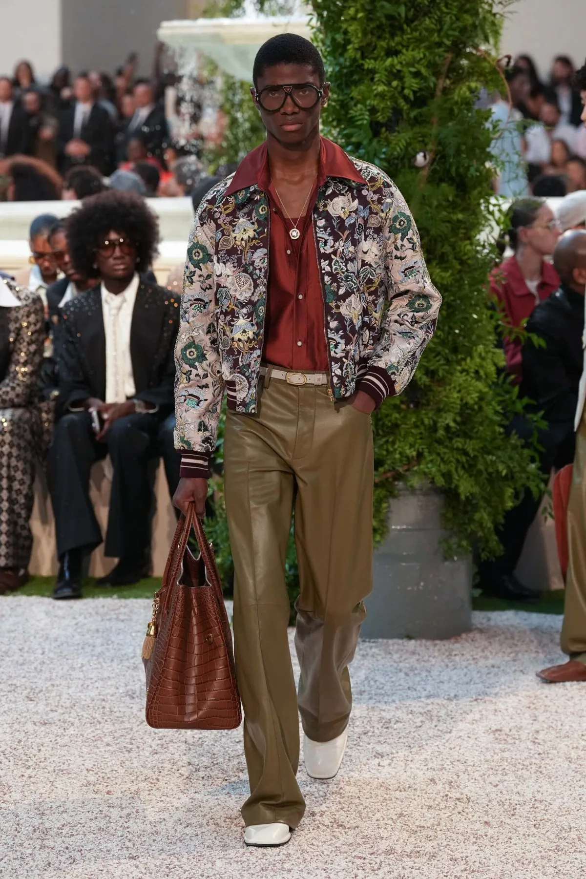 La collection printemps 2026 d'AMIRI transforme la mode en expérience hôtelière californienne