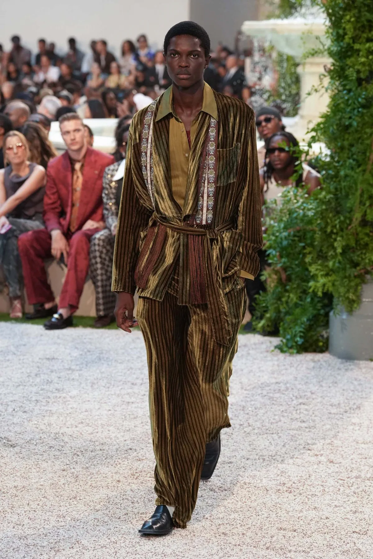 La collection printemps 2026 d'AMIRI transforme la mode en expérience hôtelière californienne