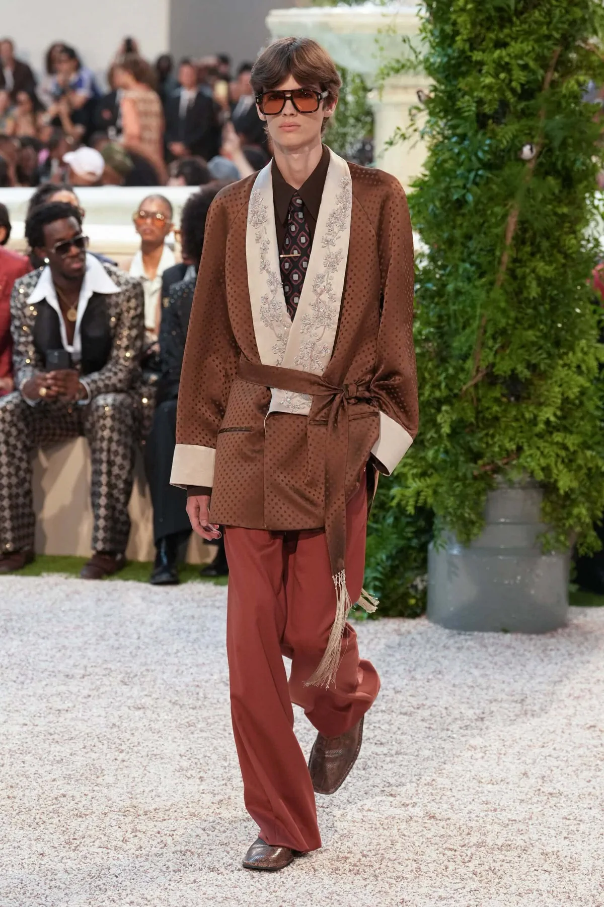 La collection printemps 2026 d'AMIRI transforme la mode en expérience hôtelière californienne