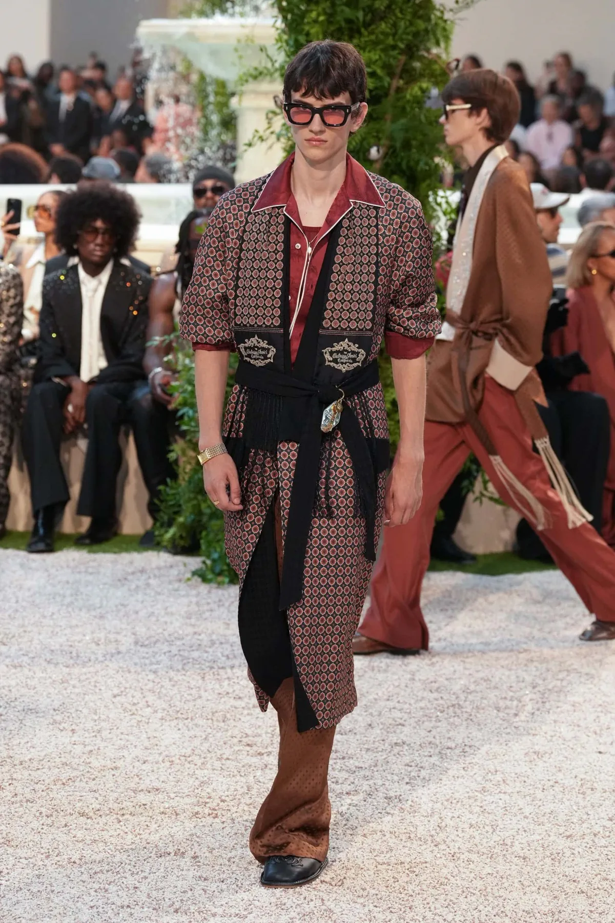 La collection printemps 2026 d'AMIRI transforme la mode en expérience hôtelière californienne