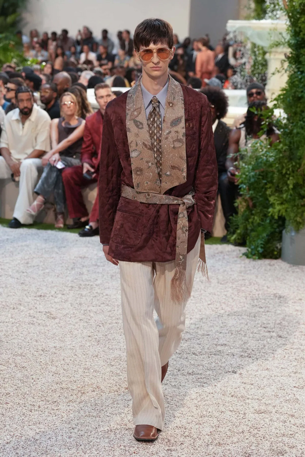 La collection printemps 2026 d'AMIRI transforme la mode en expérience hôtelière californienne