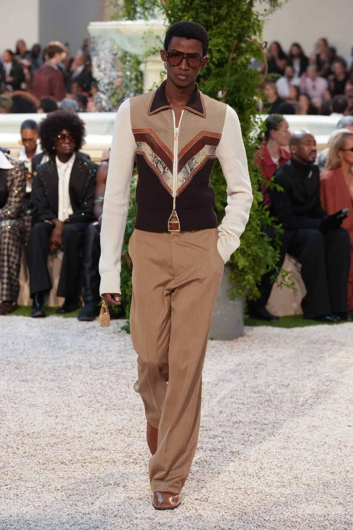 La collection printemps 2026 d'AMIRI transforme la mode en expérience hôtelière californienne