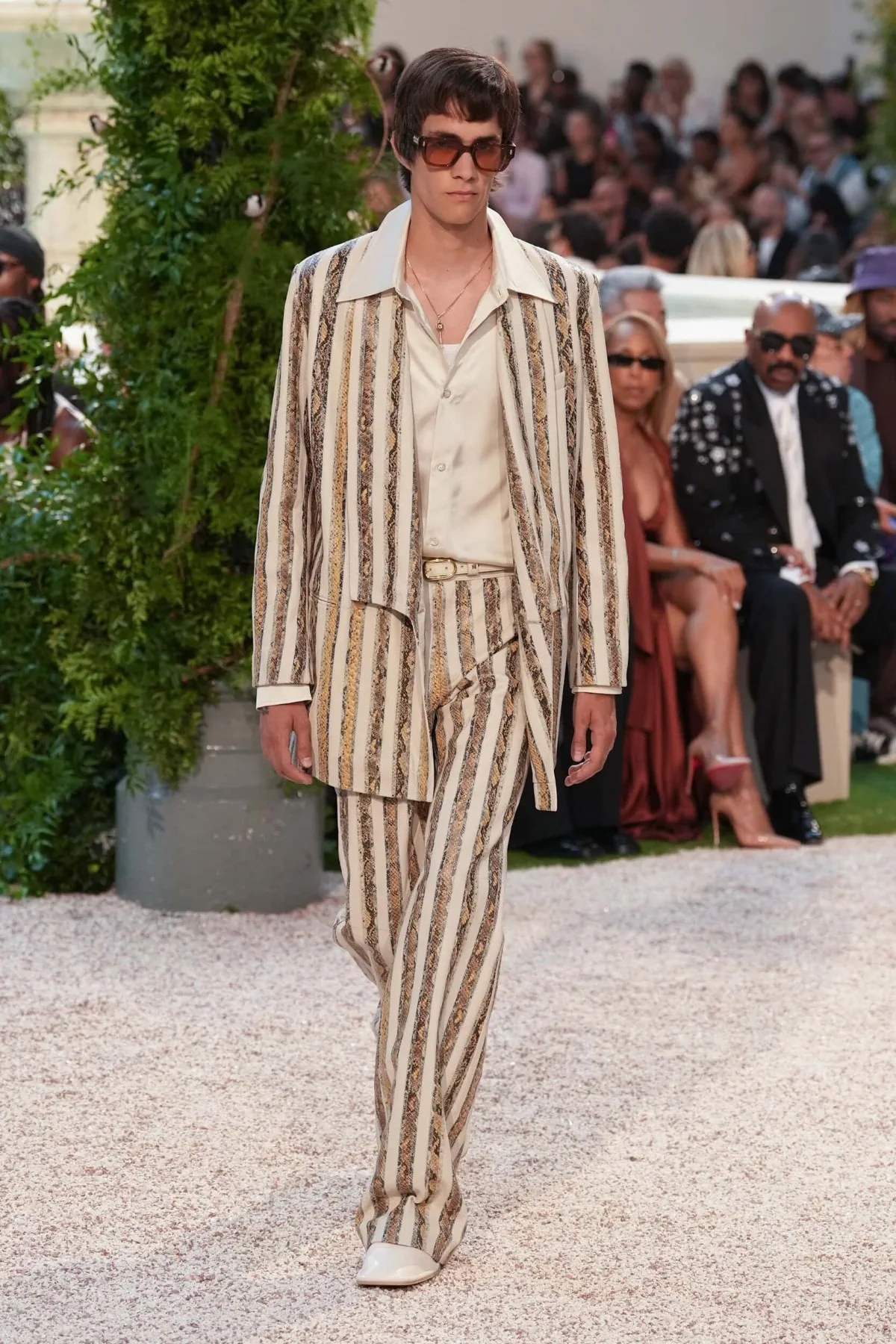 La collection printemps 2026 d'AMIRI transforme la mode en expérience hôtelière californienne