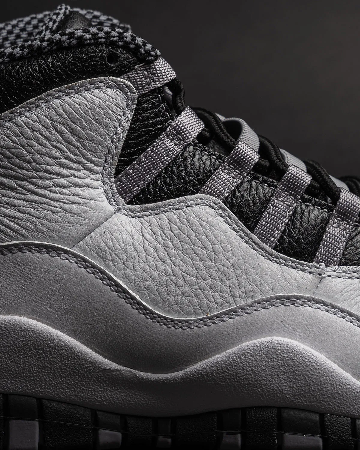 Air Jordan 10 Steel Official Images 3 De nouvelles images de la Air Jordan 10 « Steel » ont été leakées