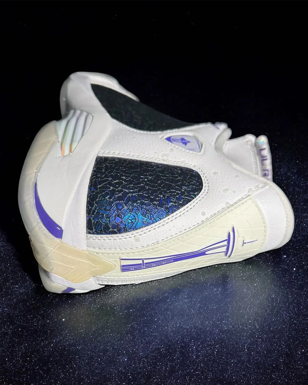 Air Jordan 14 Doernbecher Whiteout Edition 4 La très rare Air Jordan 14 Doernbecher « Whiteout » Edition refait surface après des années de mystère