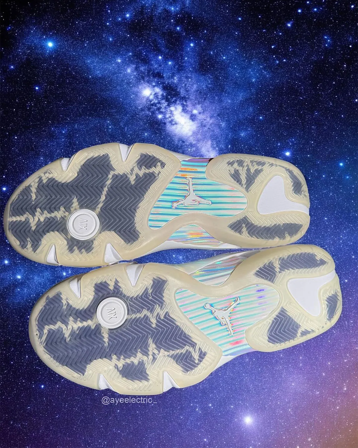 Air Jordan 14 Doernbecher Whiteout Edition 7 La très rare Air Jordan 14 Doernbecher « Whiteout » Edition refait surface après des années de mystère