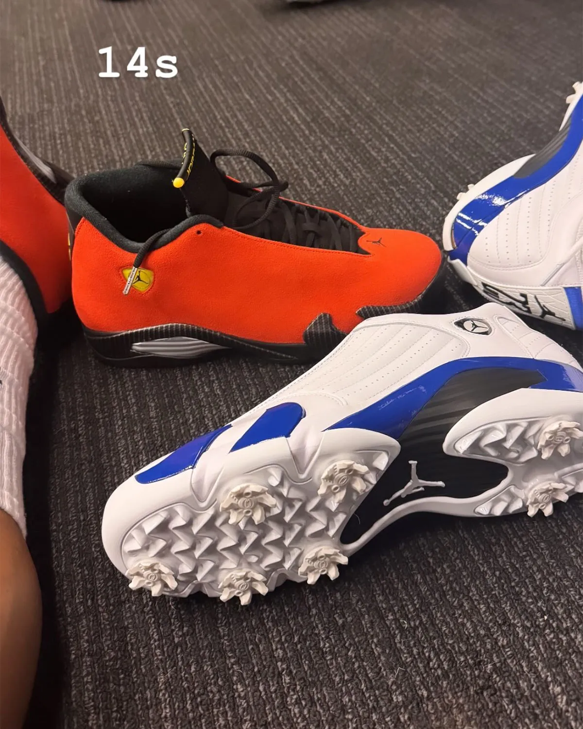Air Jordan 14 Golf Hyper Royal 9 L'Air Jordan 14 Golf « Hyper Royal » débarque sur les greens pour révolutionner votre jeu