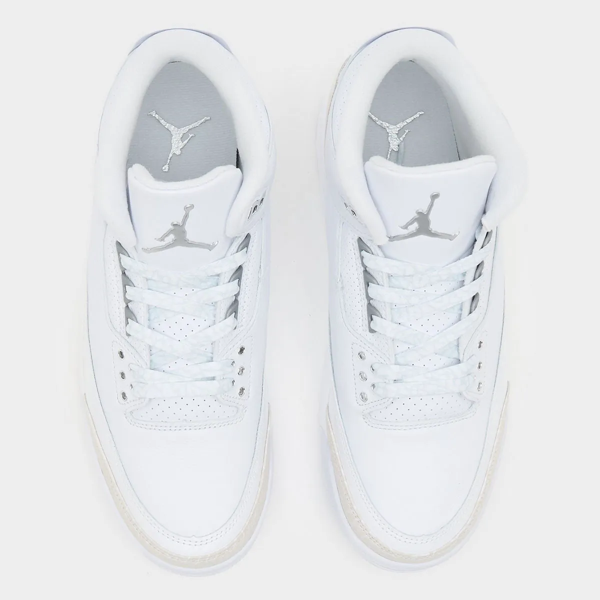 Air Jordan 3 Pure Money 3 La Air Jordan 3 « Pure Money » revient illuminer l'été 2025