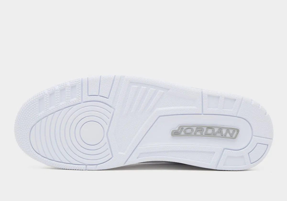 Air Jordan 3 Pure Money 5 La Air Jordan 3 « Pure Money » revient illuminer l'été 2025