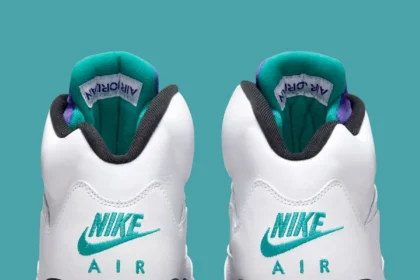 La Air Jordan 5 « Grape » fait son grand retour avec le logo Nike Air d'origine