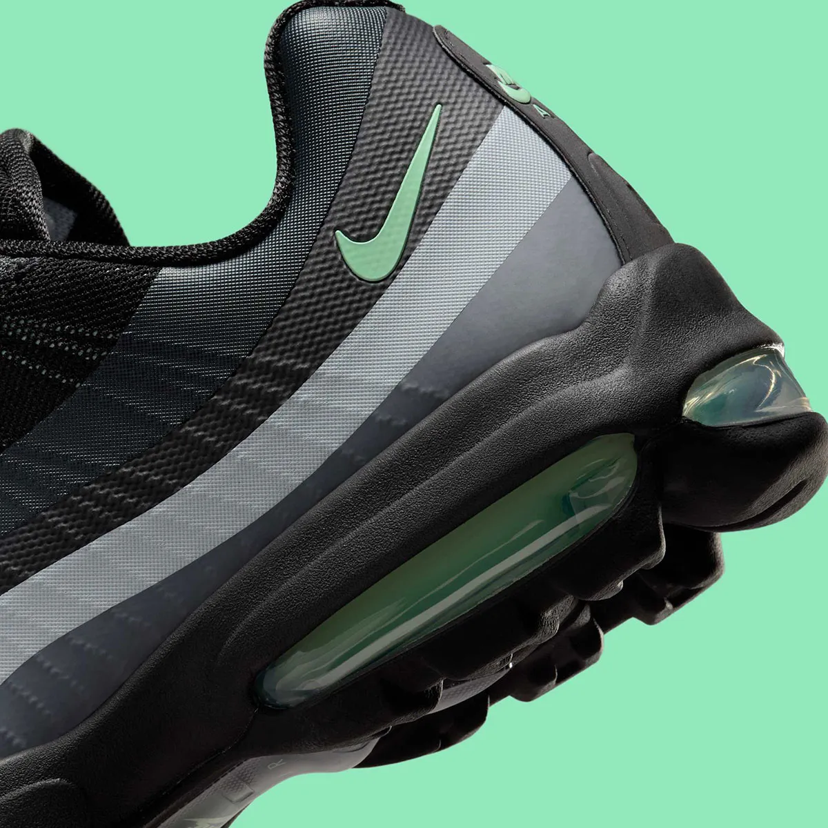 Air Max 95 Ultra Mint Foam 6 La Nike Air Max 95 « Ultra Mint » Foam arrive cet automne, avec ses touches de menthe
