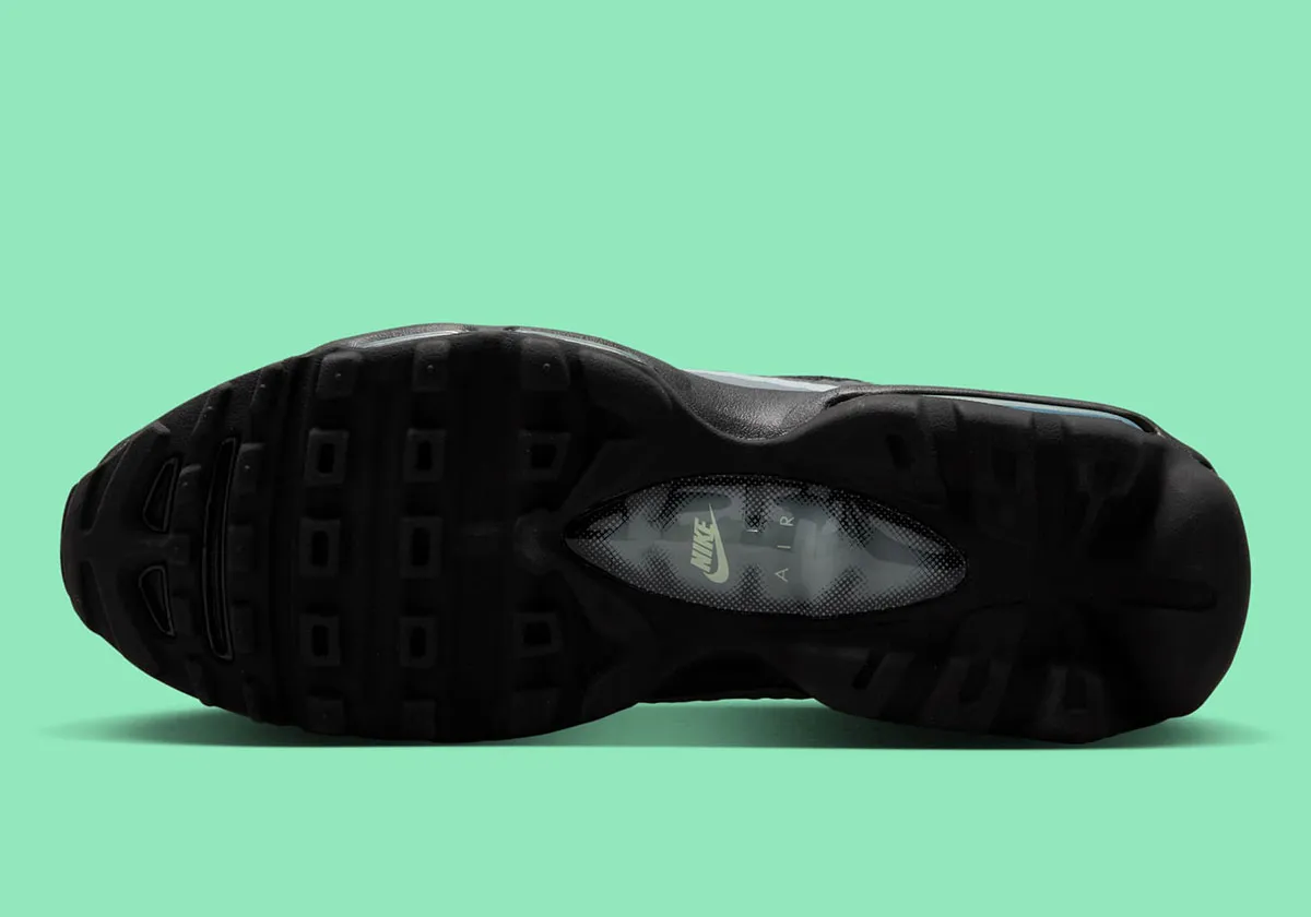 Air Max 95 Ultra Mint Foam 7 La Nike Air Max 95 « Ultra Mint » Foam arrive cet automne, avec ses touches de menthe