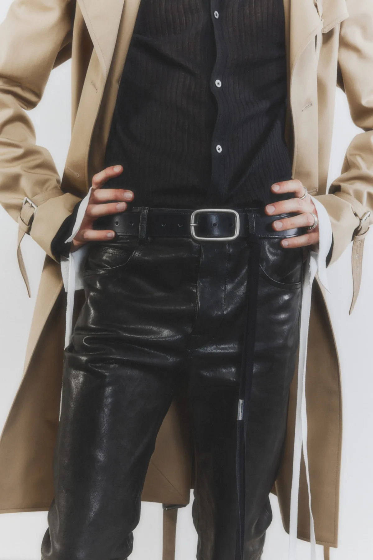 Ann Demeulemeester Resort 2026 3 La collection Croisière 2026 d’Ann Demeulemeester révèle une nouvelle approche urbaine sous la direction créative de Stefano Gallici