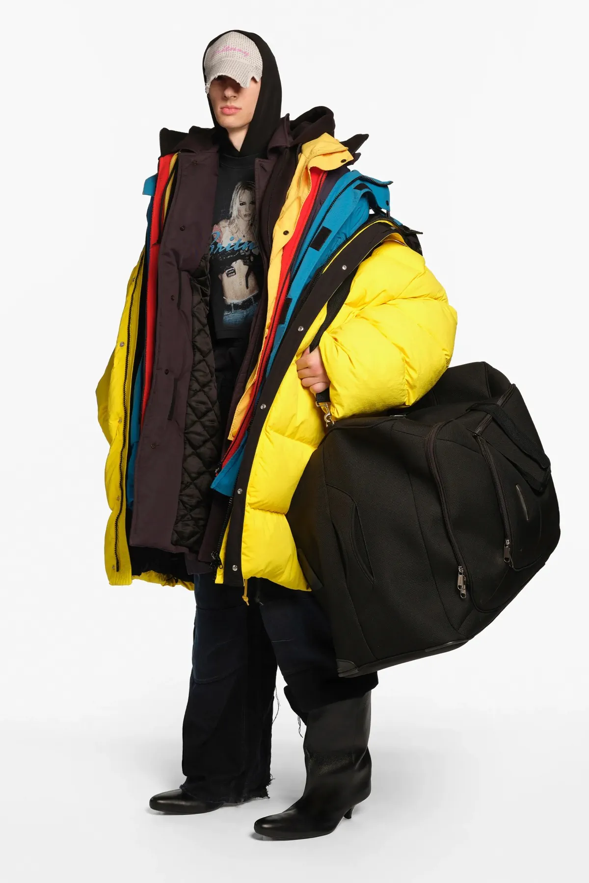 La collection Croisière 2026 de Balenciaga redéfinit les codes masculins selon Demna