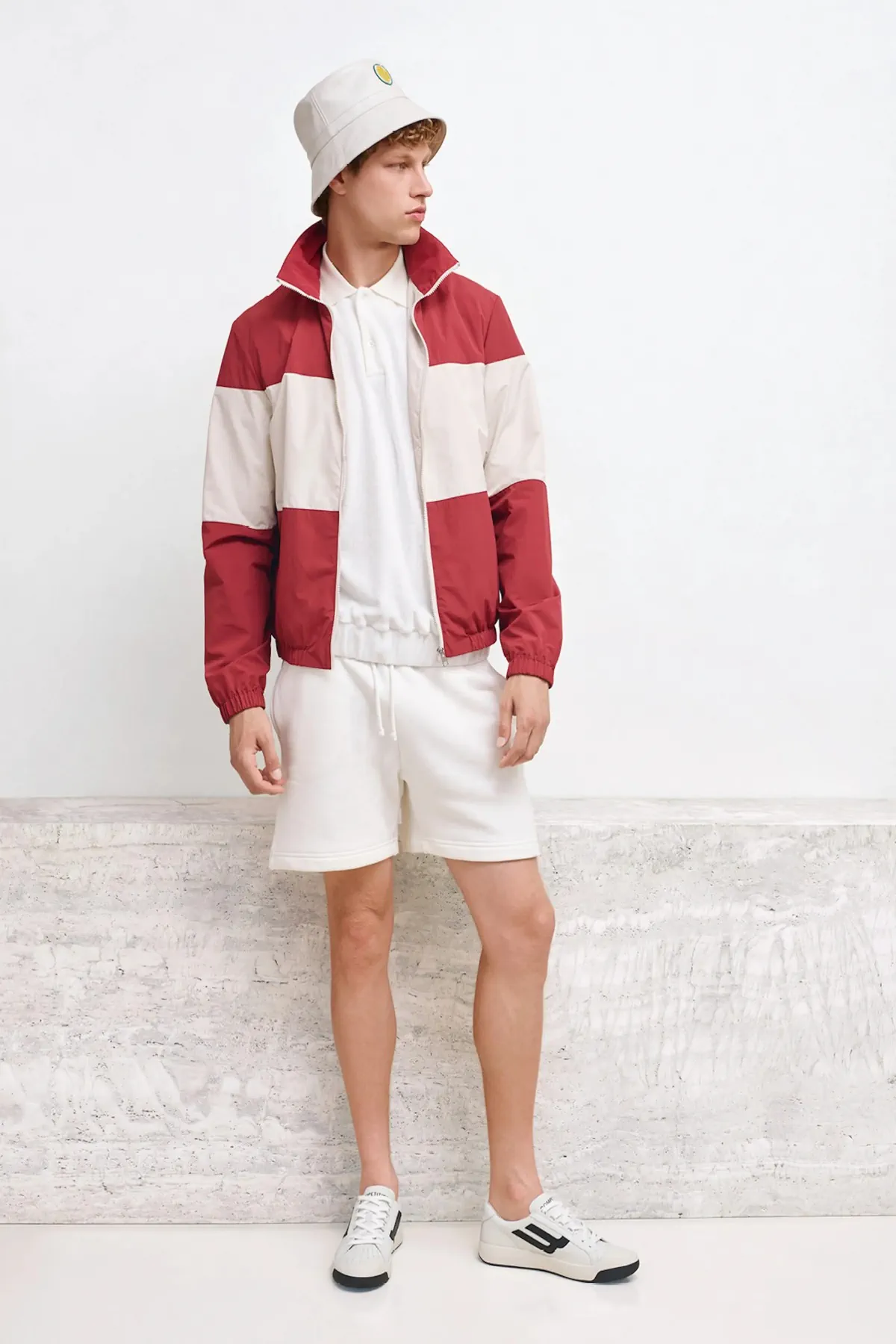 La collection Printemps 2026 de Bally revisite l'héritage sportif masculin