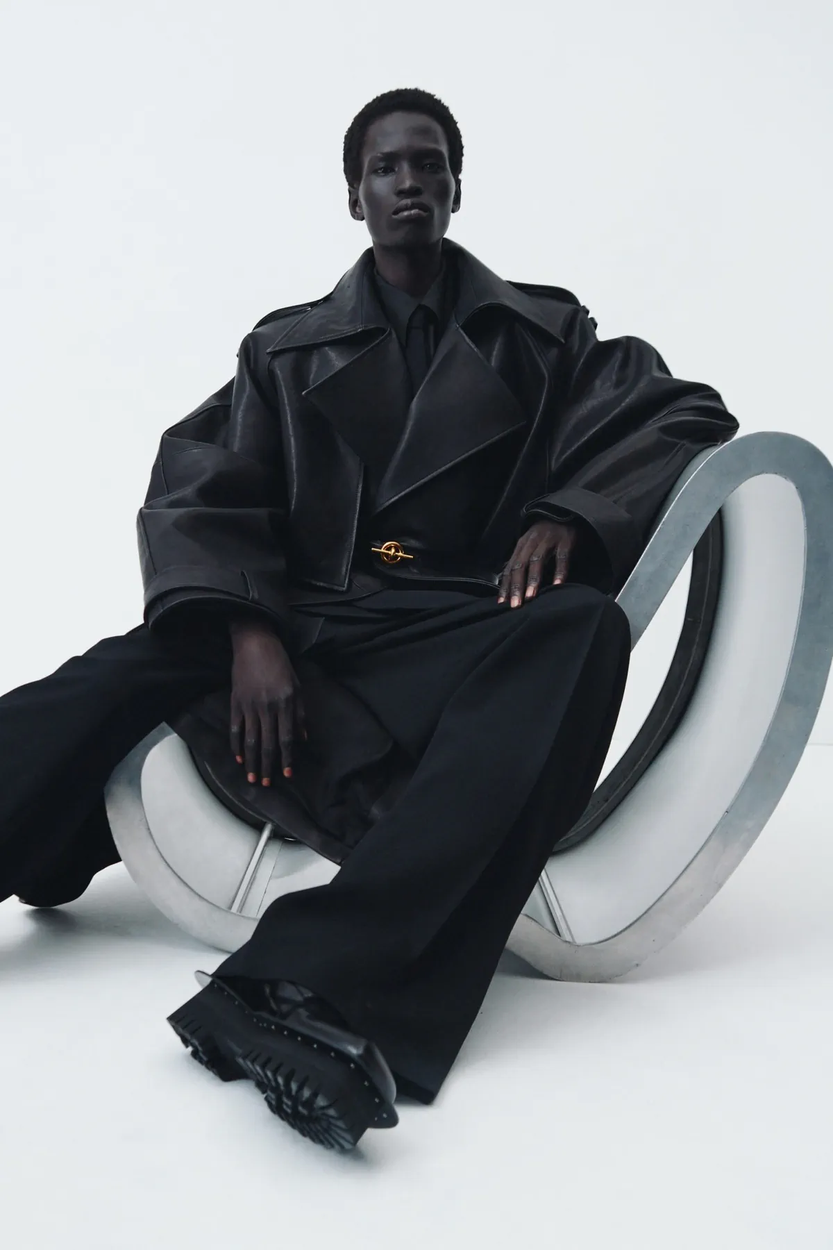 La collection croisière 2026 de Balmain réinvente la masculinité