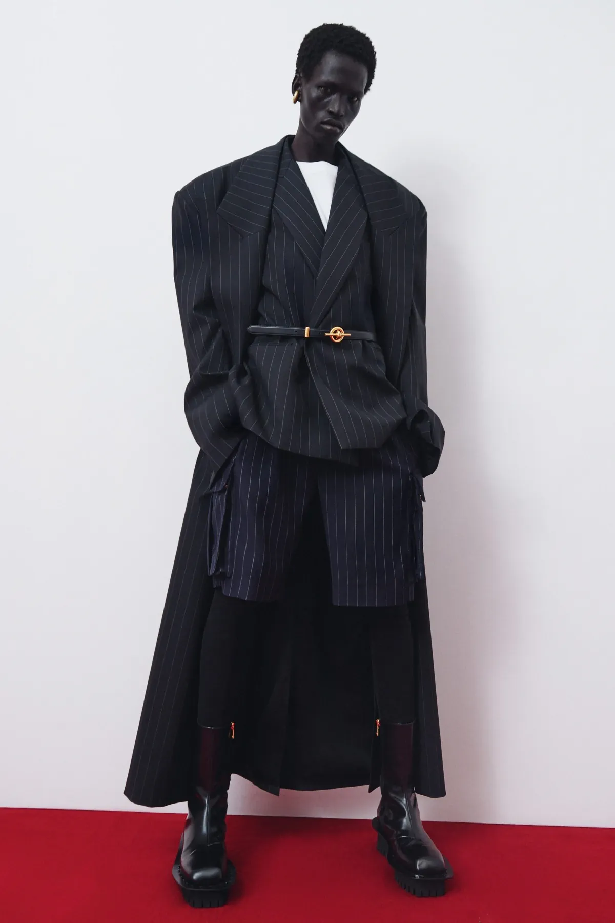 La collection croisière 2026 de Balmain réinvente la masculinité