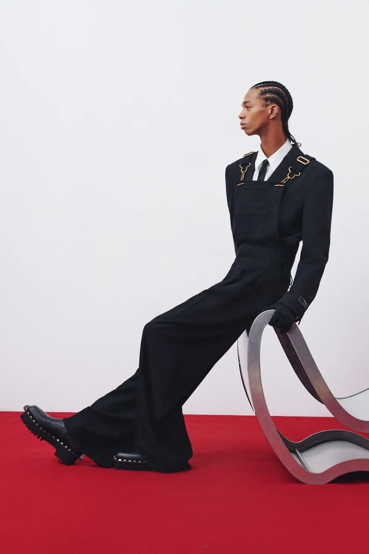 La collection croisière 2026 de Balmain réinvente la masculinité