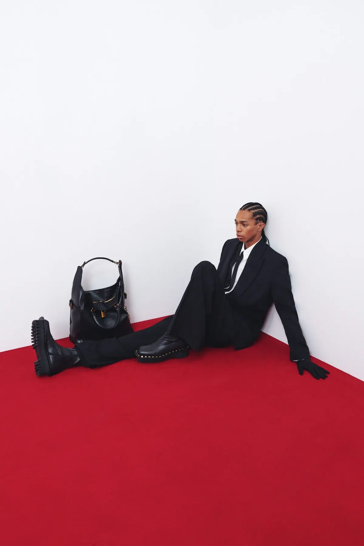 La collection croisière 2026 de Balmain réinvente la masculinité