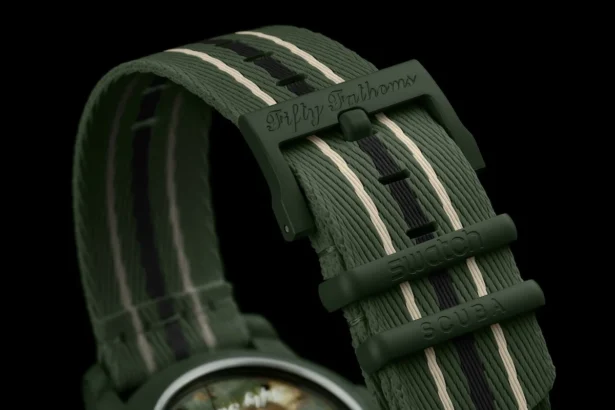 La nouvelle montre Blancpain x Swatch GREEN ABYSS adopte une esthétique militaire pour séduire les amateurs de plongée