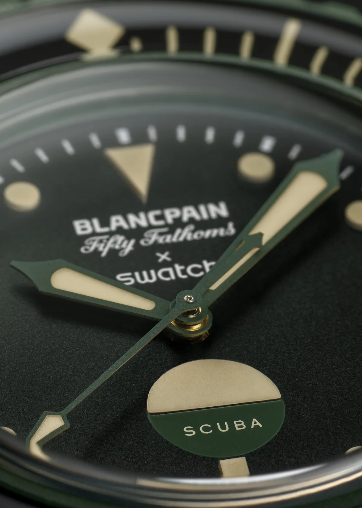 Blancpain x Swatch GREEN ABYSS 2 La nouvelle montre Blancpain x Swatch GREEN ABYSS adopte une esthétique militaire pour séduire les amateurs de plongée