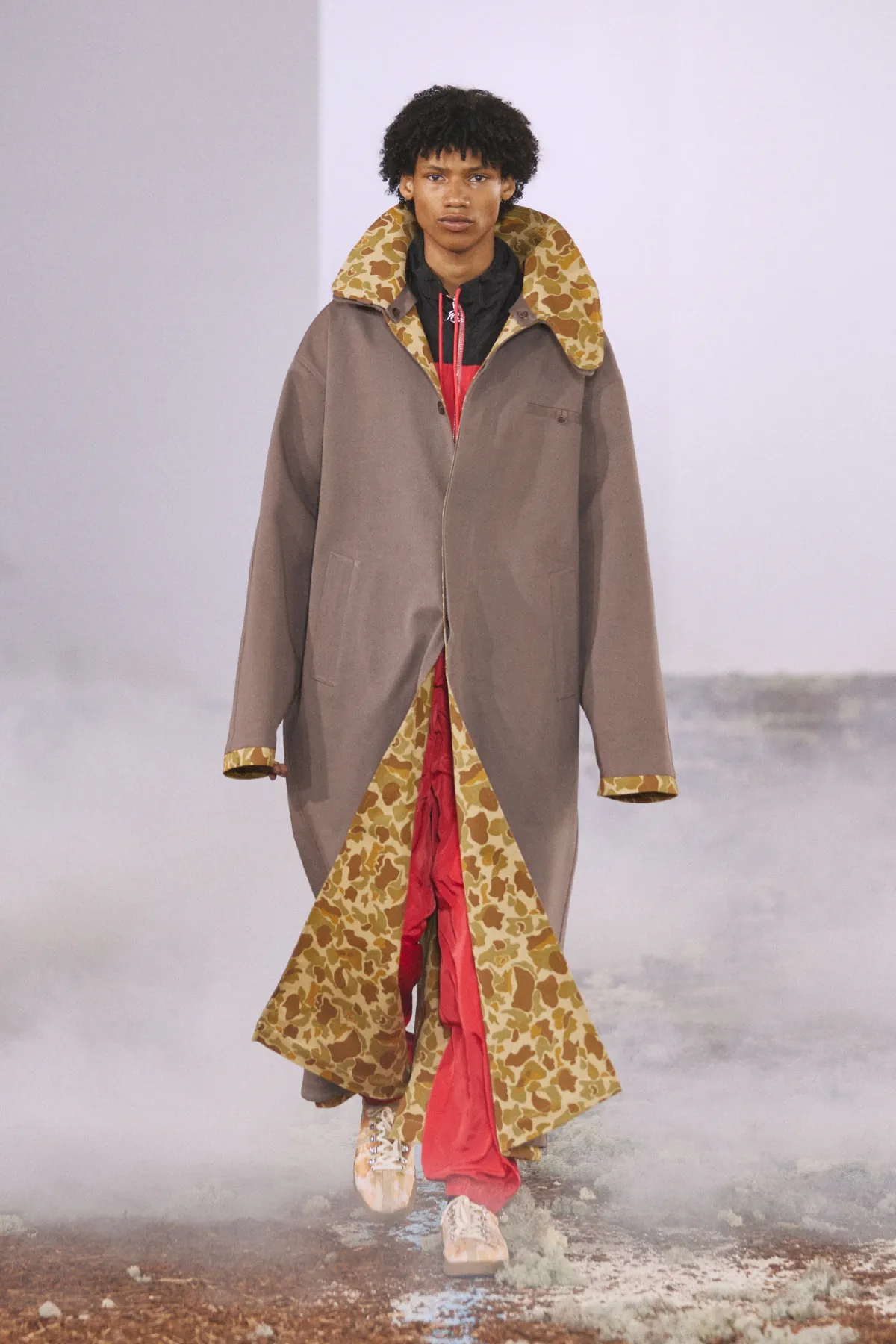 Anthony Alvarez Graff présente sa collection printemps 2026 de BLUEMARBLE, entre terre et ciel