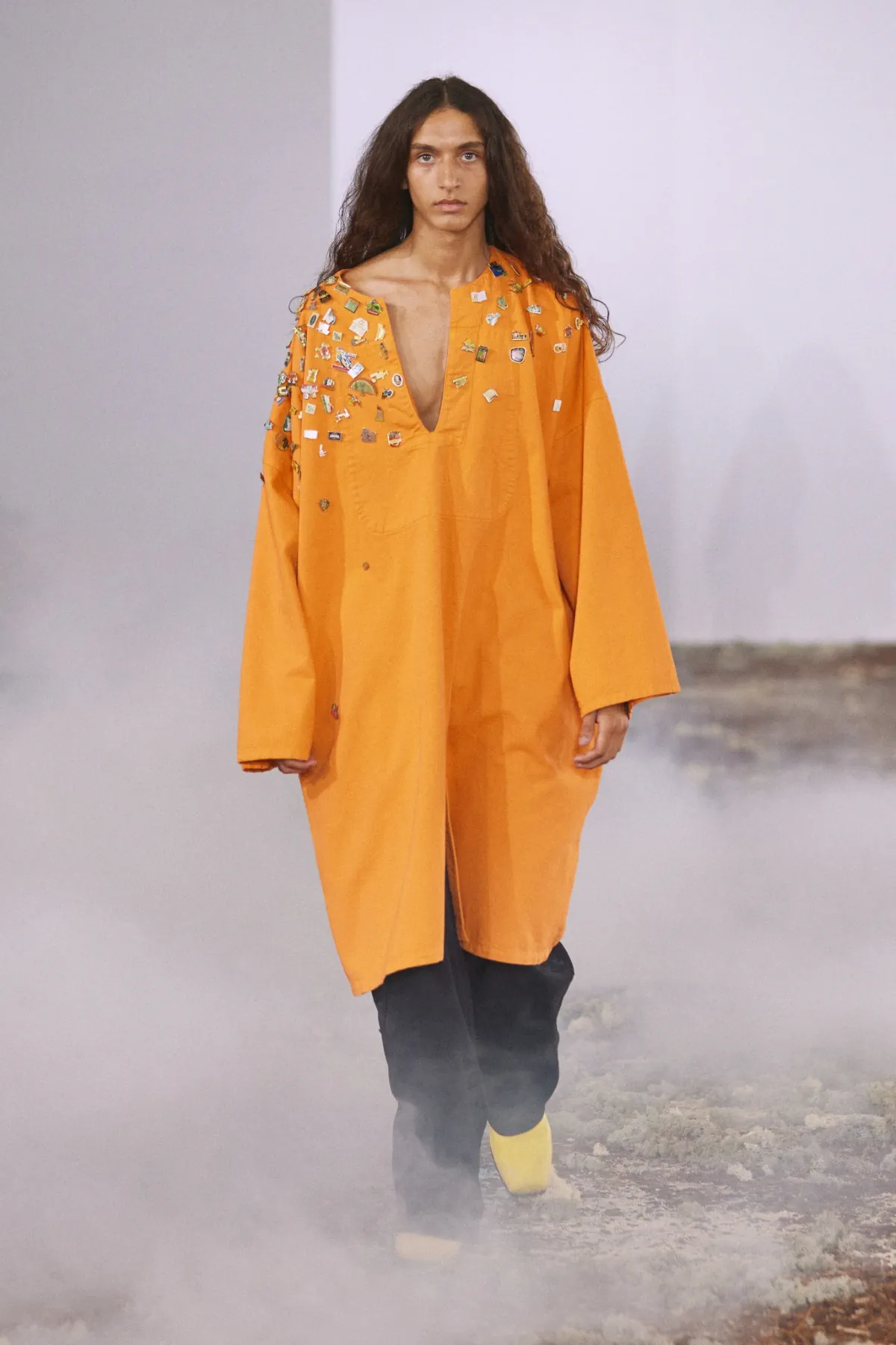Anthony Alvarez Graff présente sa collection printemps 2026 de BLUEMARBLE, entre terre et ciel