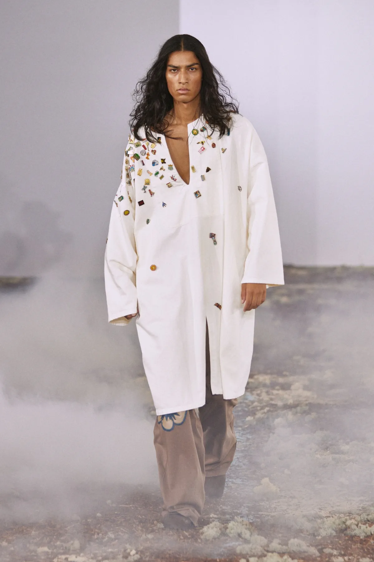 Anthony Alvarez Graff présente sa collection printemps 2026 de BLUEMARBLE, entre terre et ciel