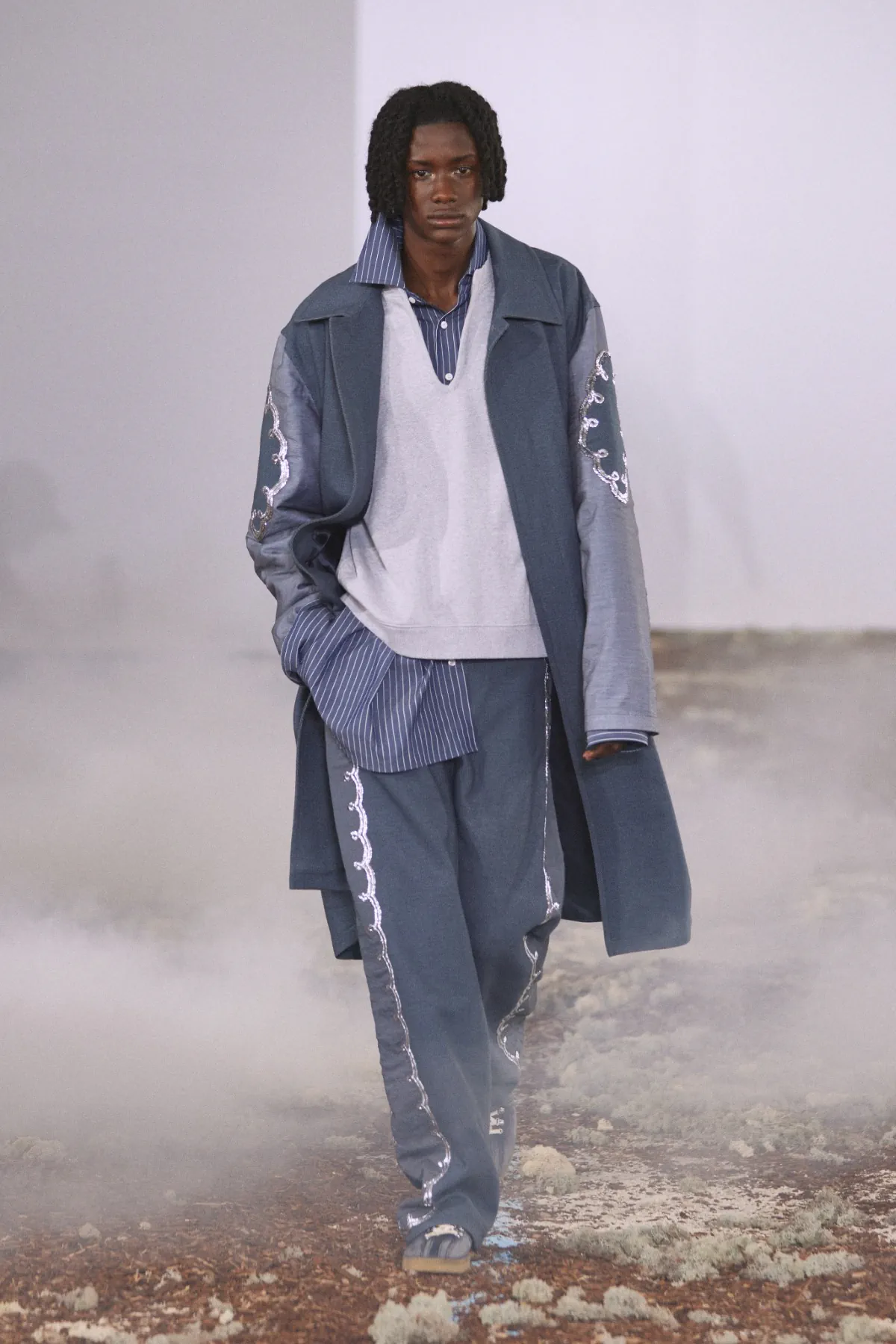 Anthony Alvarez Graff présente sa collection printemps 2026 de BLUEMARBLE, entre terre et ciel