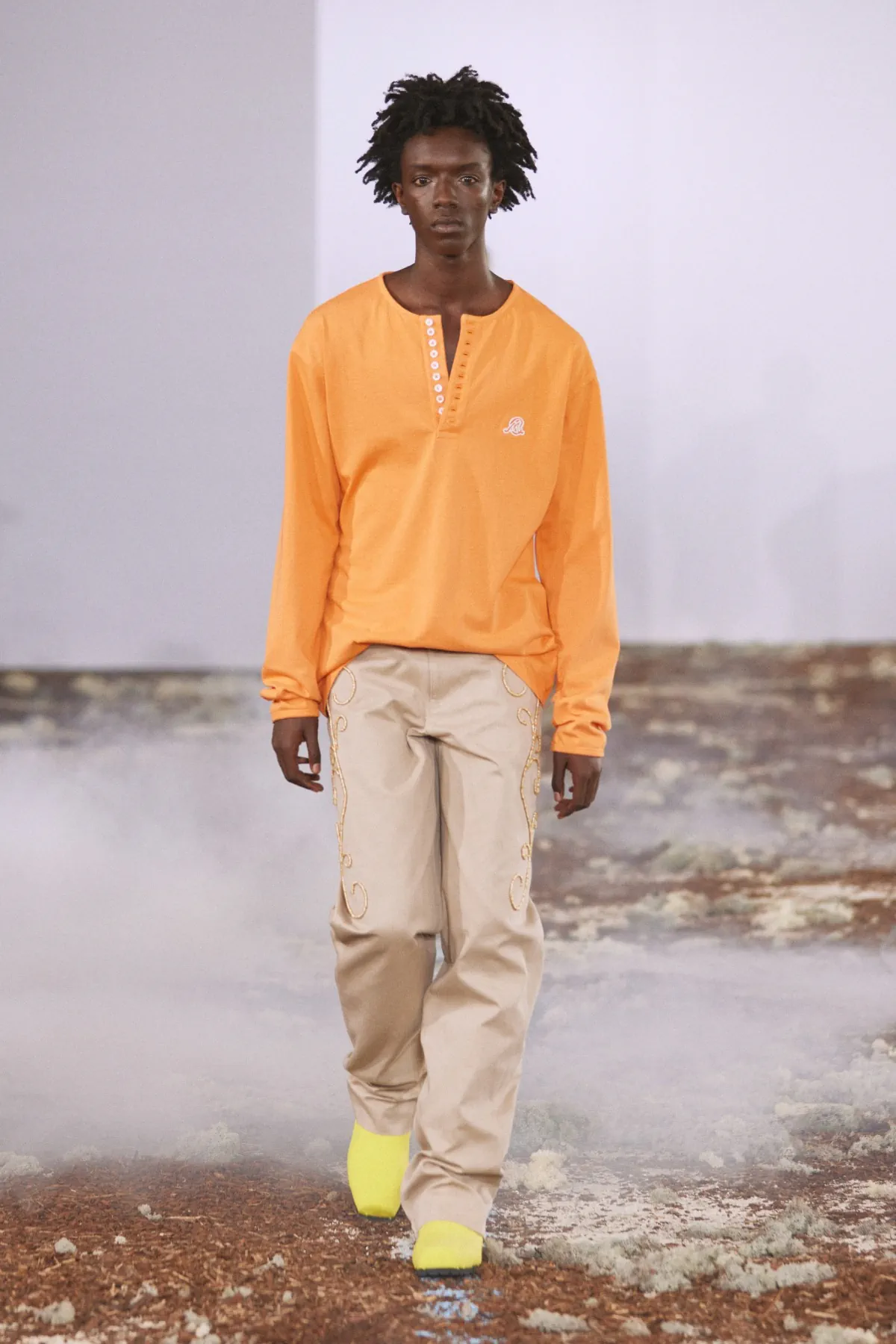 Anthony Alvarez Graff présente sa collection printemps 2026 de BLUEMARBLE, entre terre et ciel