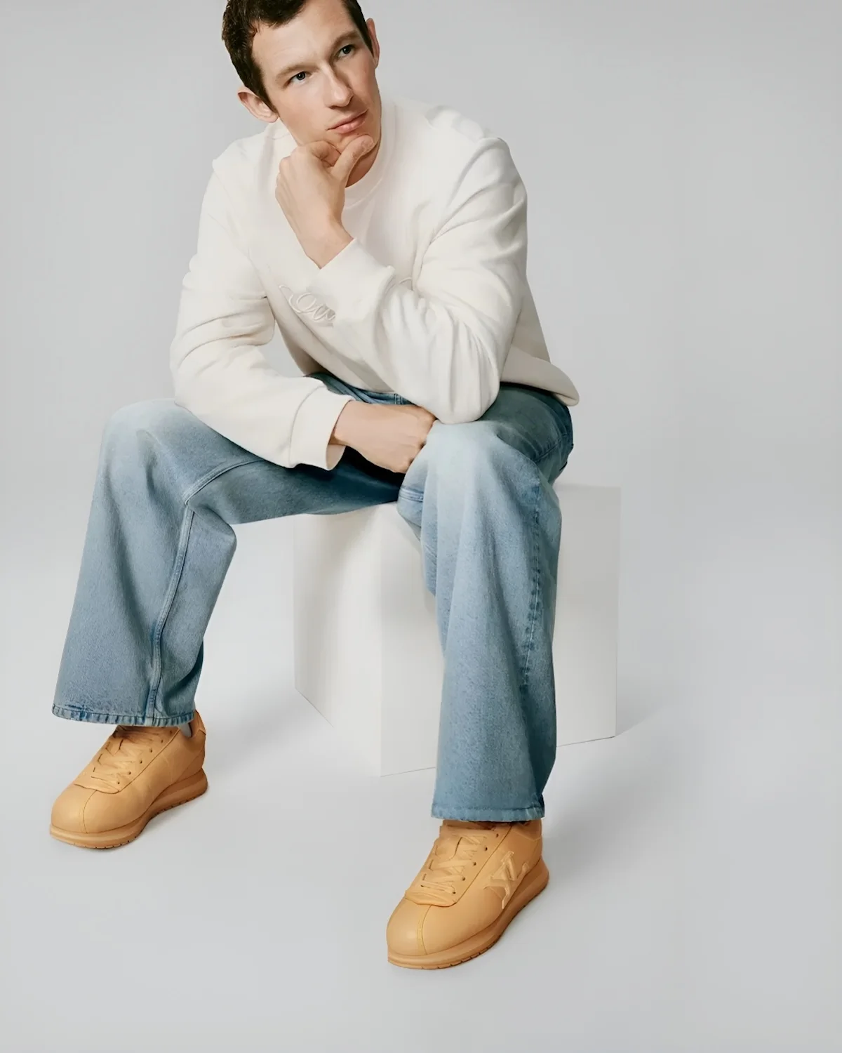 Callum Turner x Campagne sneakers de Louis Vuitton 2 Callum Turner incarne la nouvelle sneaker Louis Vuitton LV Buttersoft