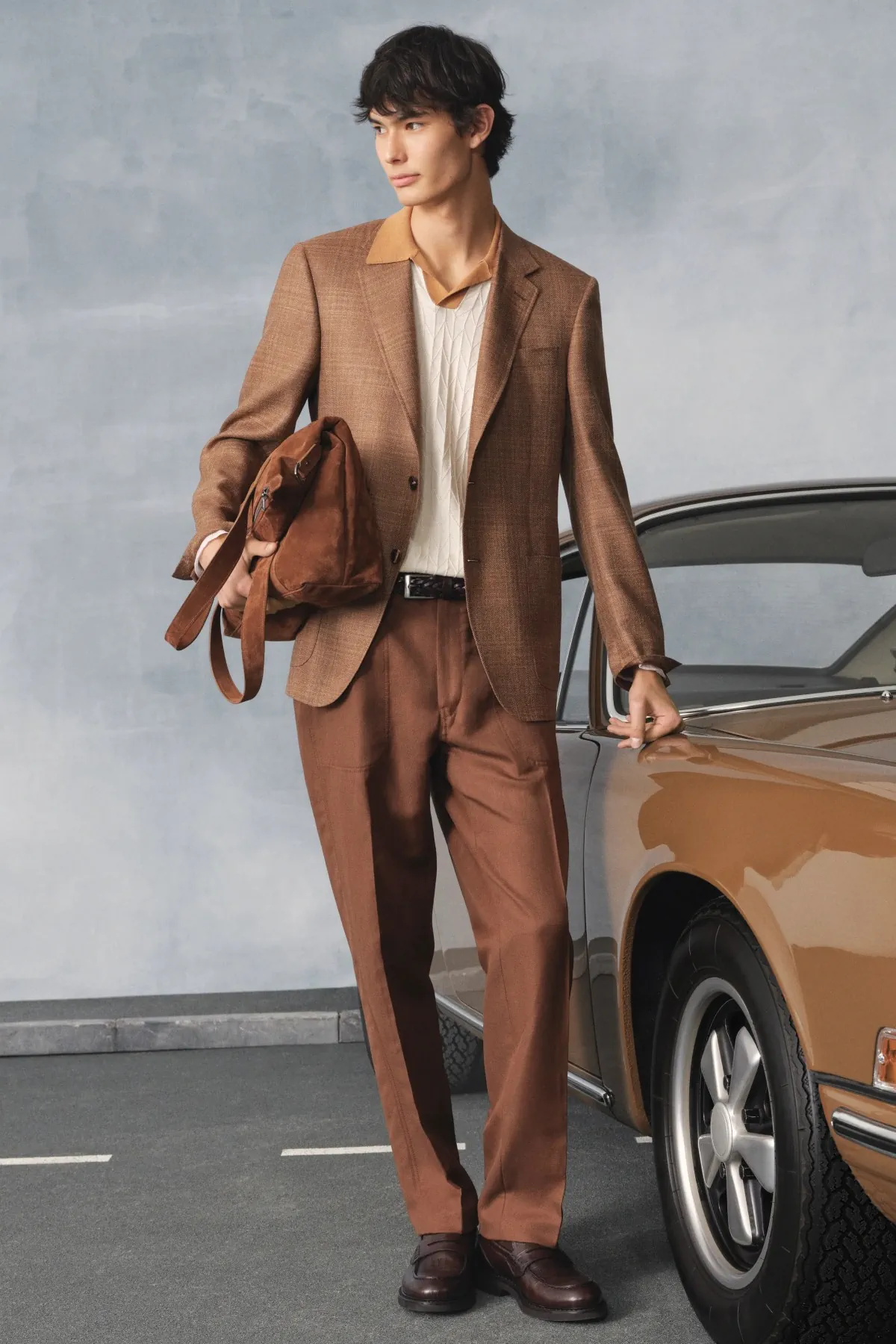 La collection Printemps 2026 de Canali revisite l'élégance automobile italienne