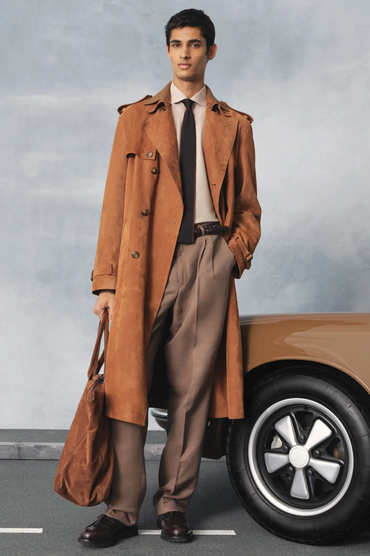 La collection Printemps 2026 de Canali revisite l'élégance automobile italienne