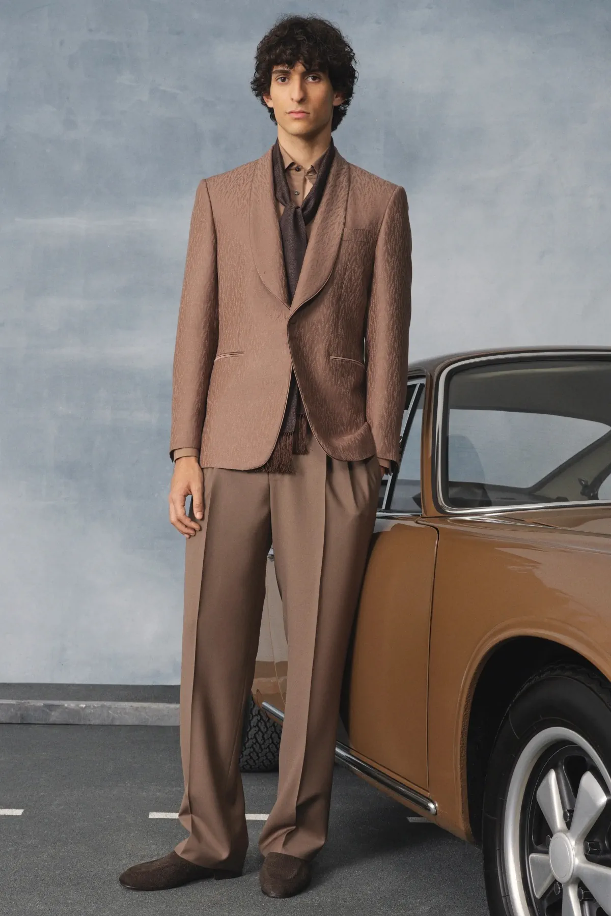 La collection Printemps 2026 de Canali revisite l'élégance automobile italienne