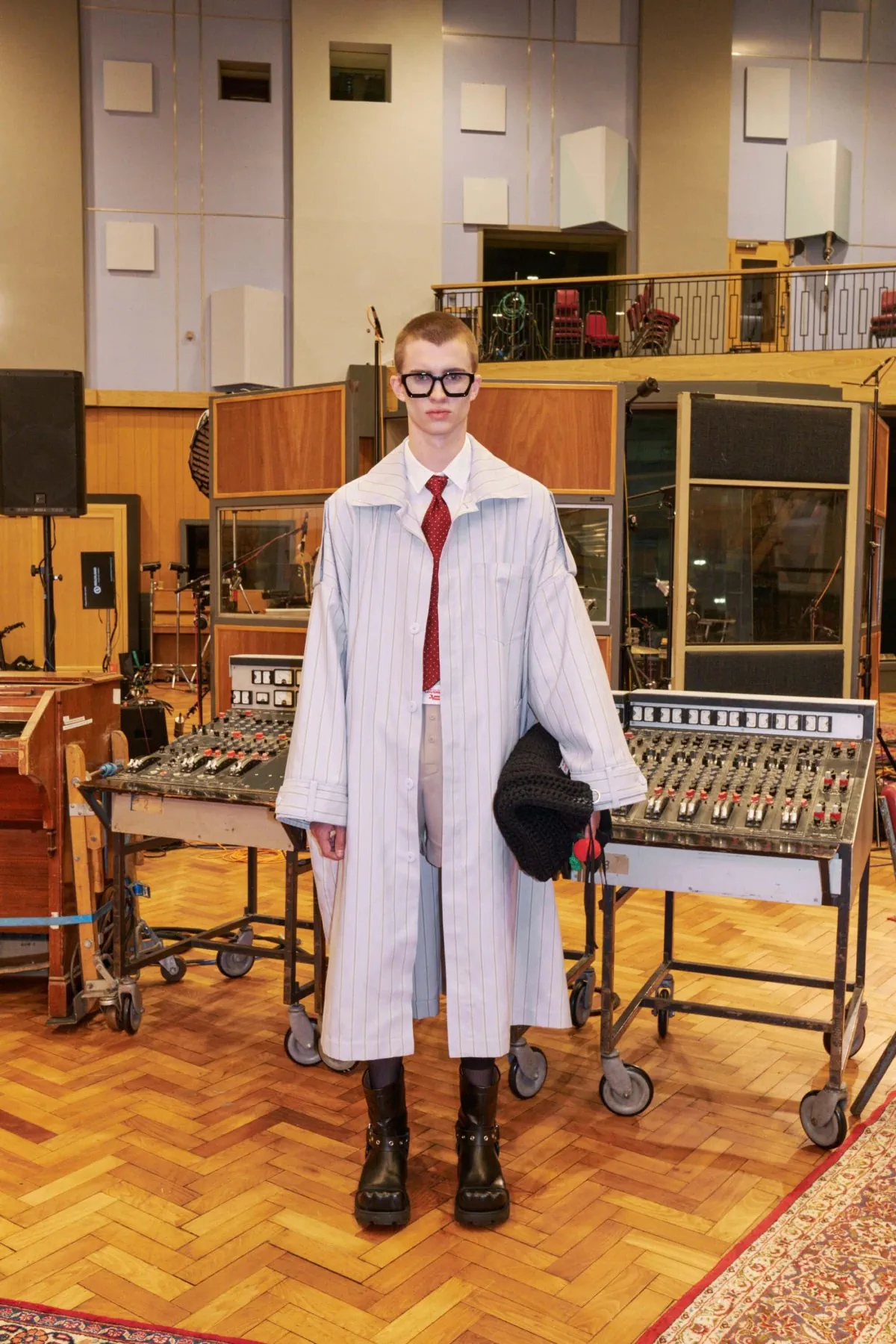 Pour le printemps 2026, Charles Jeffrey Loverboy redéfinit le vestiaire masculin aux Studios Abbey Road