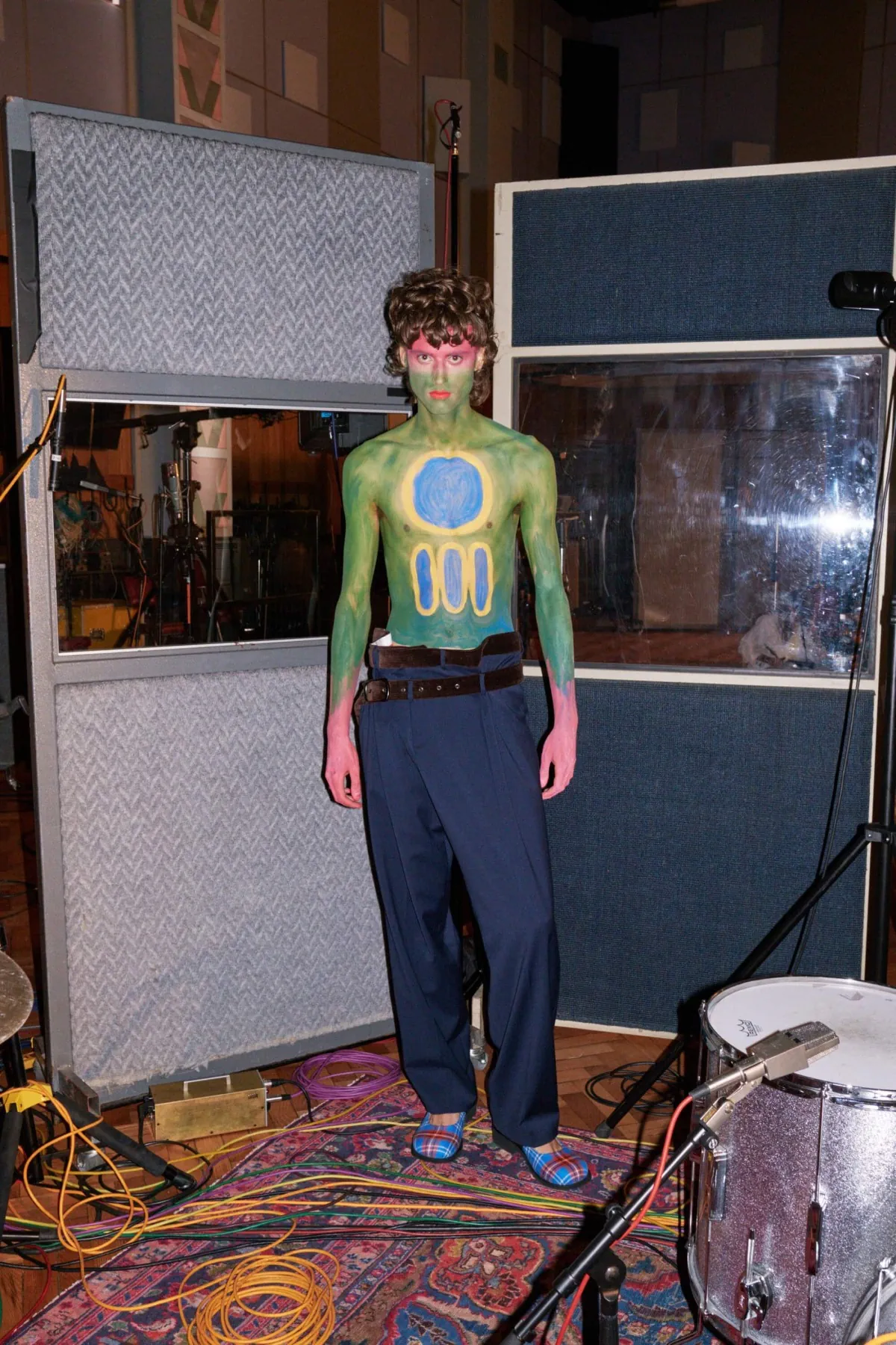 Pour le printemps 2026, Charles Jeffrey Loverboy redéfinit le vestiaire masculin aux Studios Abbey Road