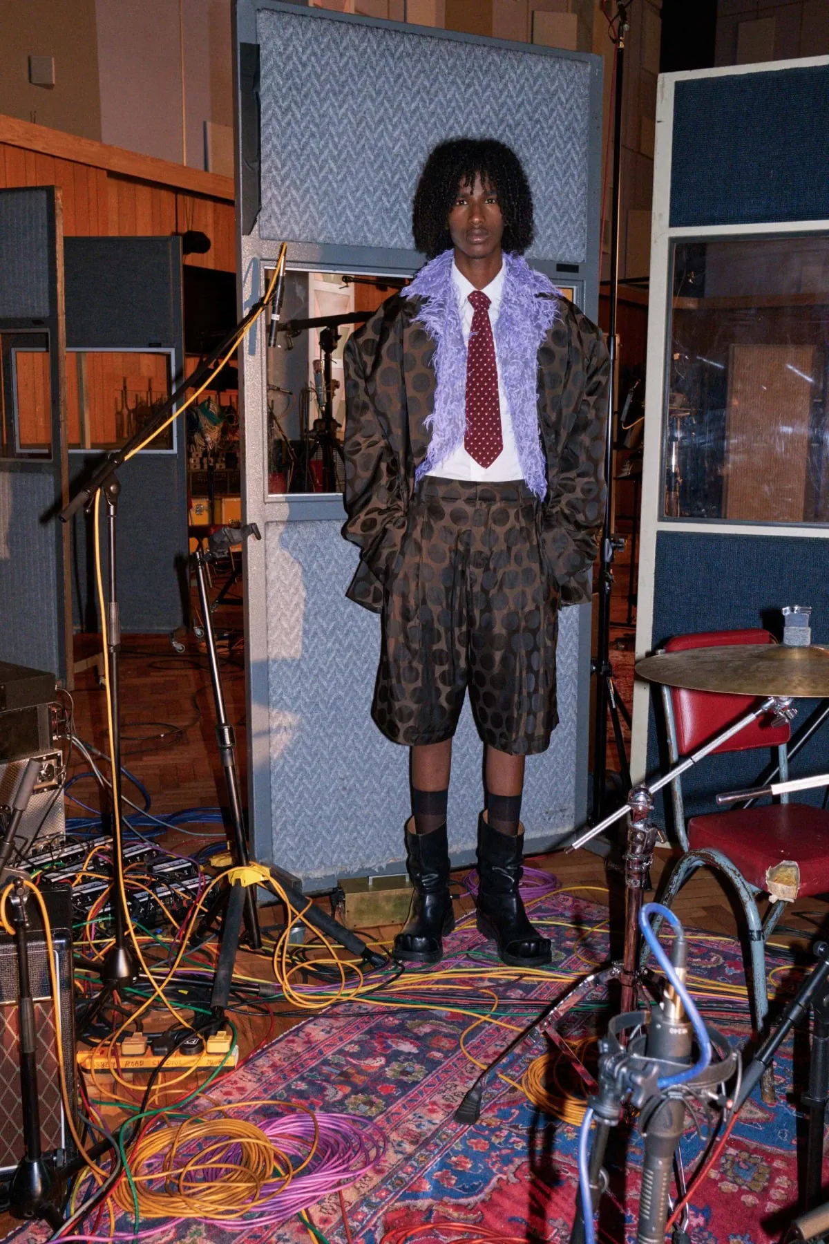 Pour le printemps 2026, Charles Jeffrey Loverboy redéfinit le vestiaire masculin aux Studios Abbey Road