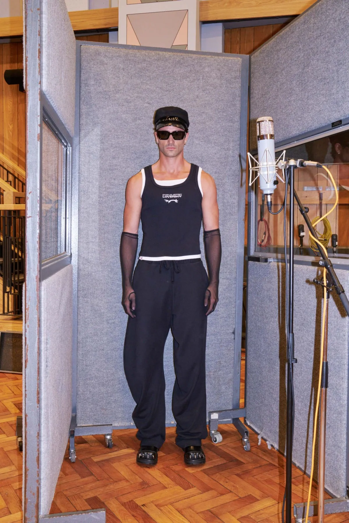 Pour le printemps 2026, Charles Jeffrey Loverboy redéfinit le vestiaire masculin aux Studios Abbey Road