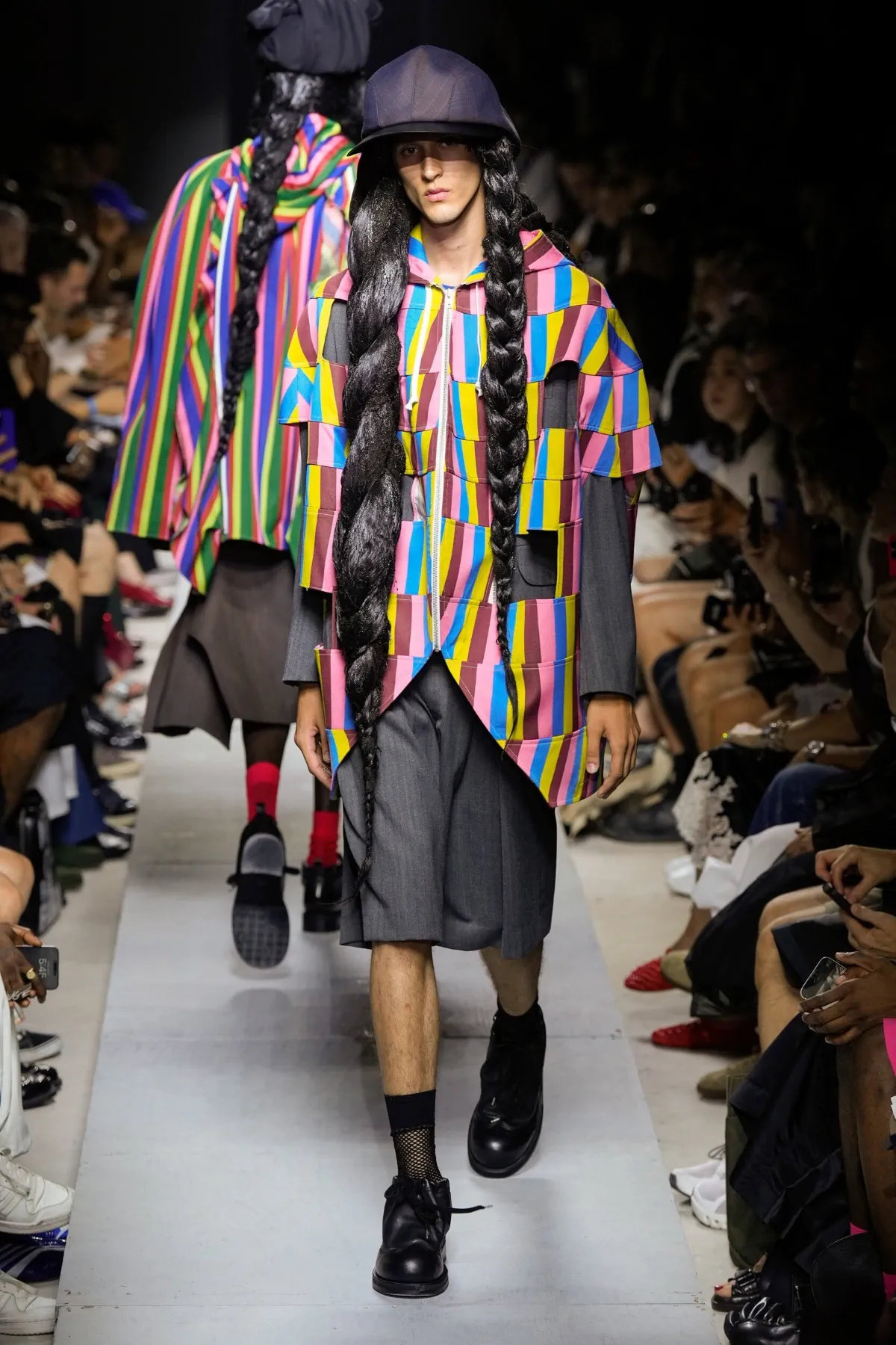 COMME des GARÇONS Homme Plus Printemps 2026 : vision déconstruite du costume traditionnel