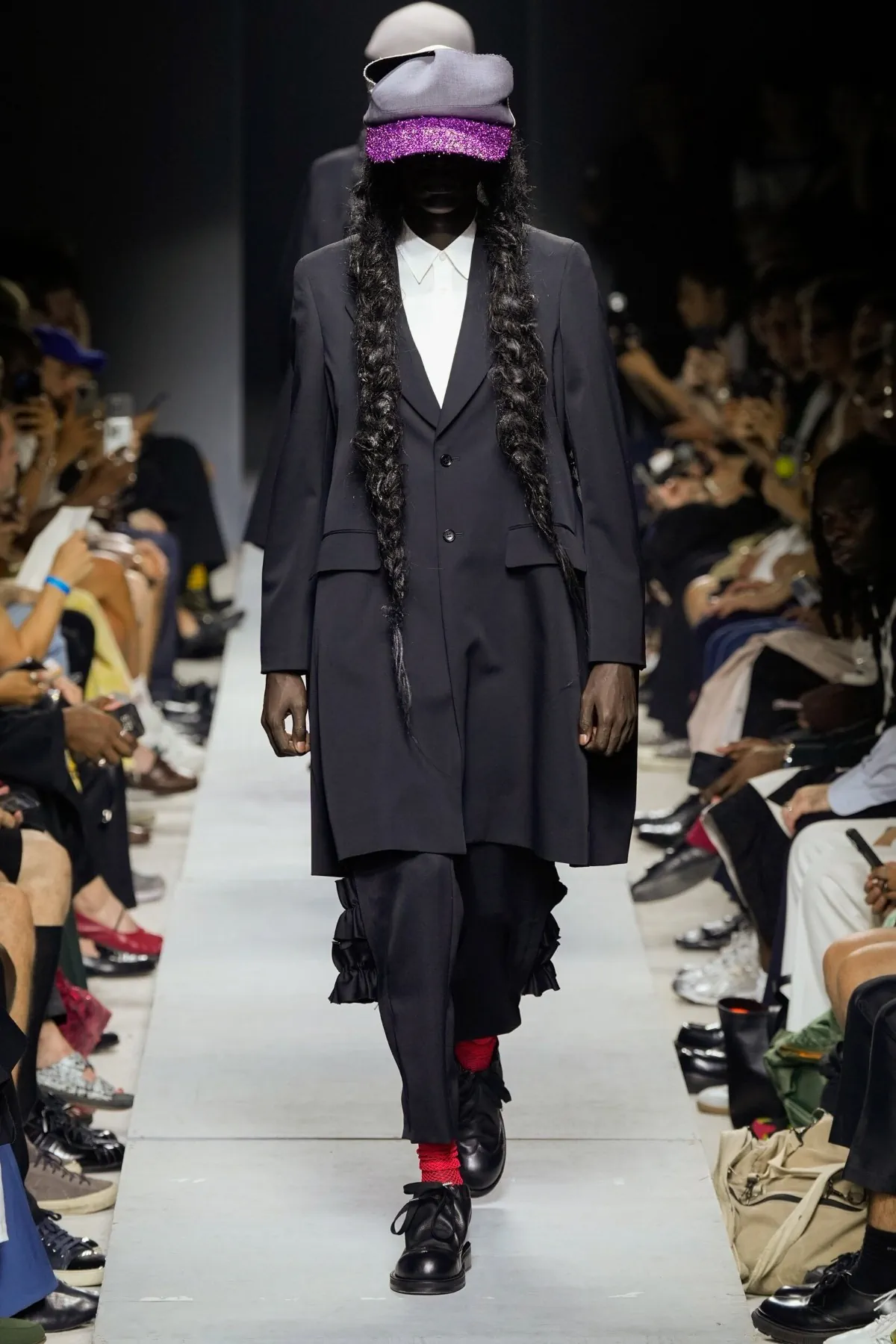 COMME des GARÇONS Homme Plus Printemps 2026 : vision déconstruite du costume traditionnel