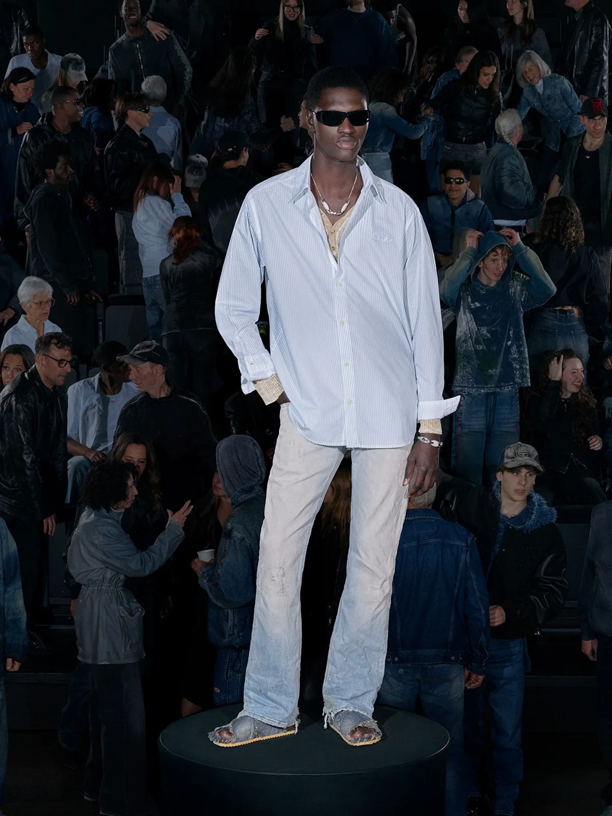 Diesel Collection Croisiere 2026 12 Glenn Martens dévoile sa collection Croisière 2026 de Diesel, alliant sophistication et esprit grunge