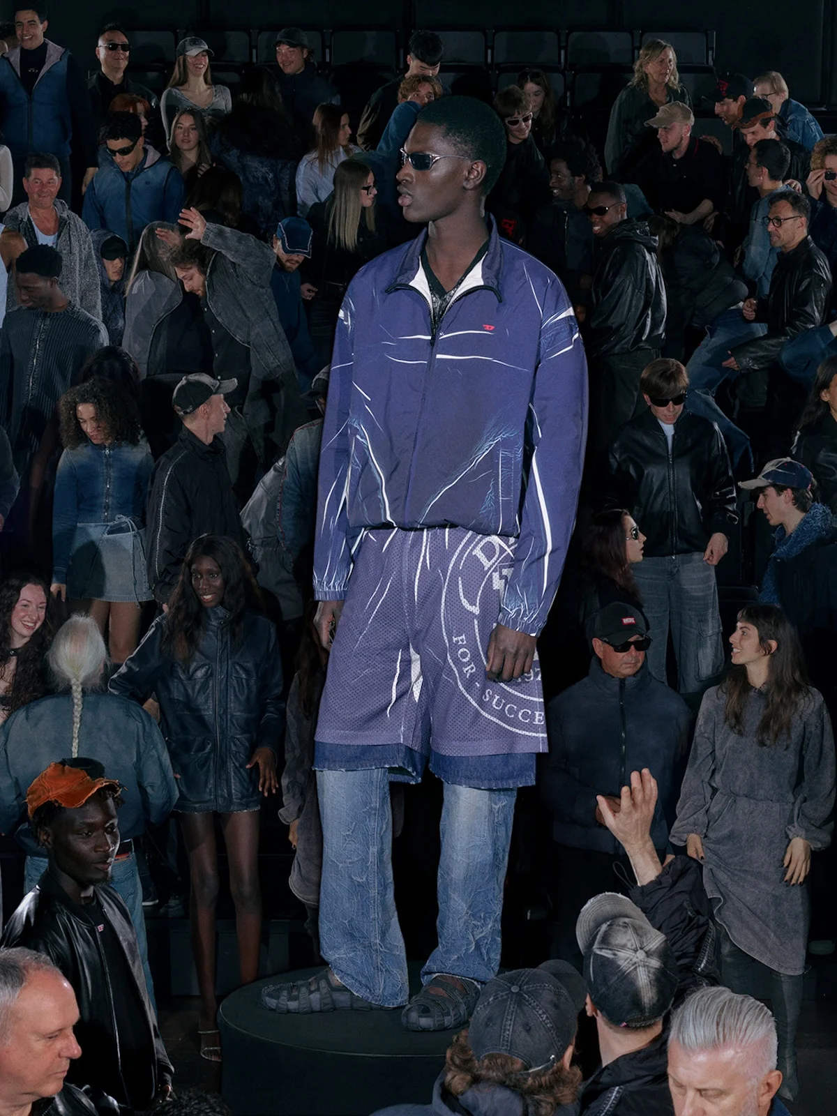 Diesel Collection Croisiere 2026 8 Glenn Martens dévoile sa collection Croisière 2026 de Diesel, alliant sophistication et esprit grunge