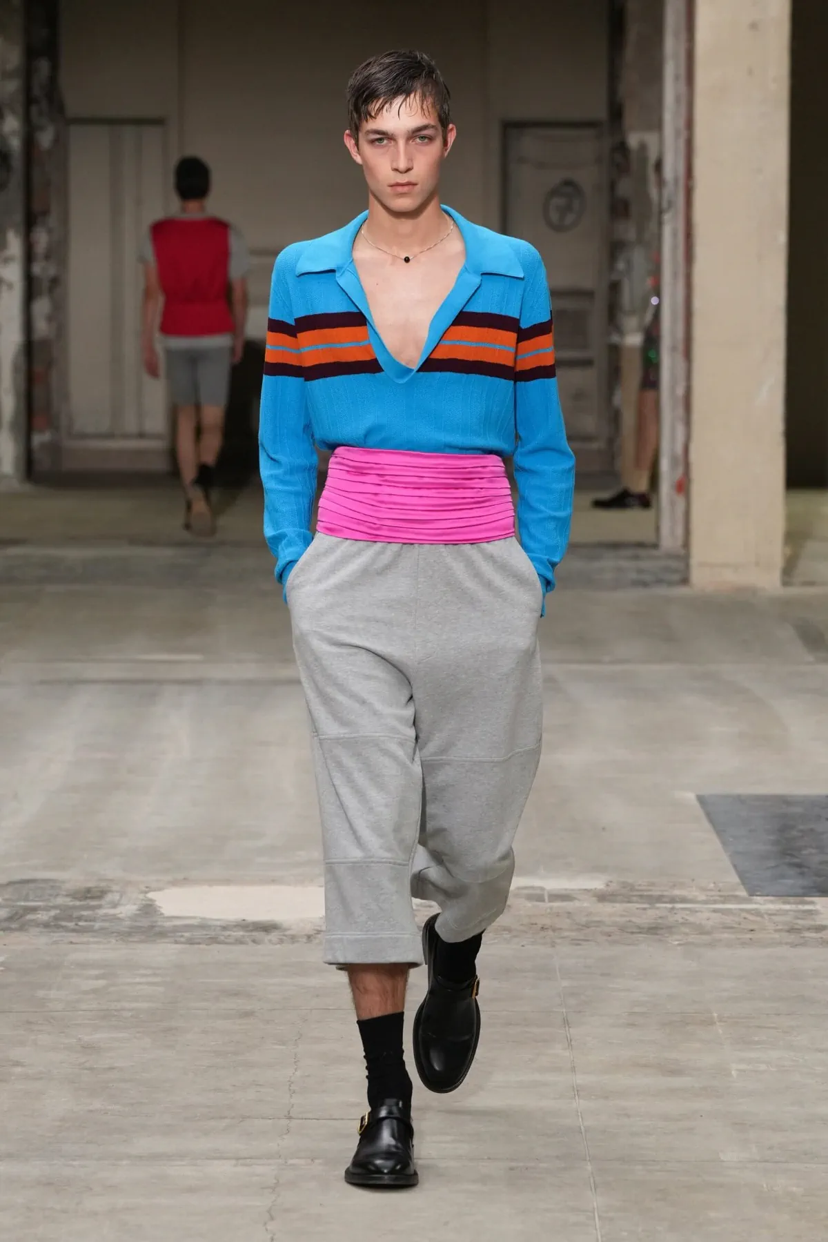La collection printemps 2026 de Dries Van Noten marque les débuts prometteurs de Julian Klausner