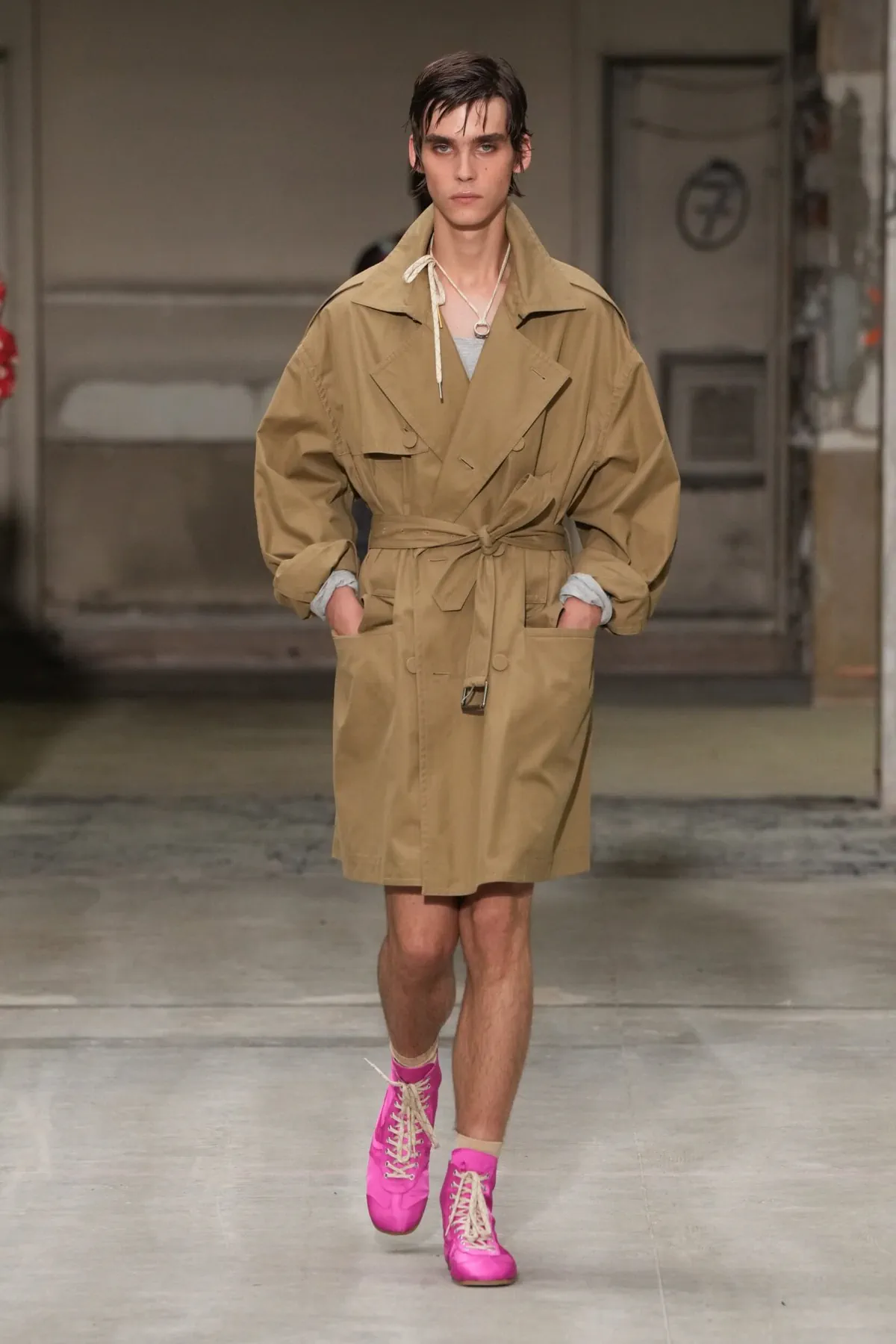 La collection printemps 2026 de Dries Van Noten marque les débuts prometteurs de Julian Klausner