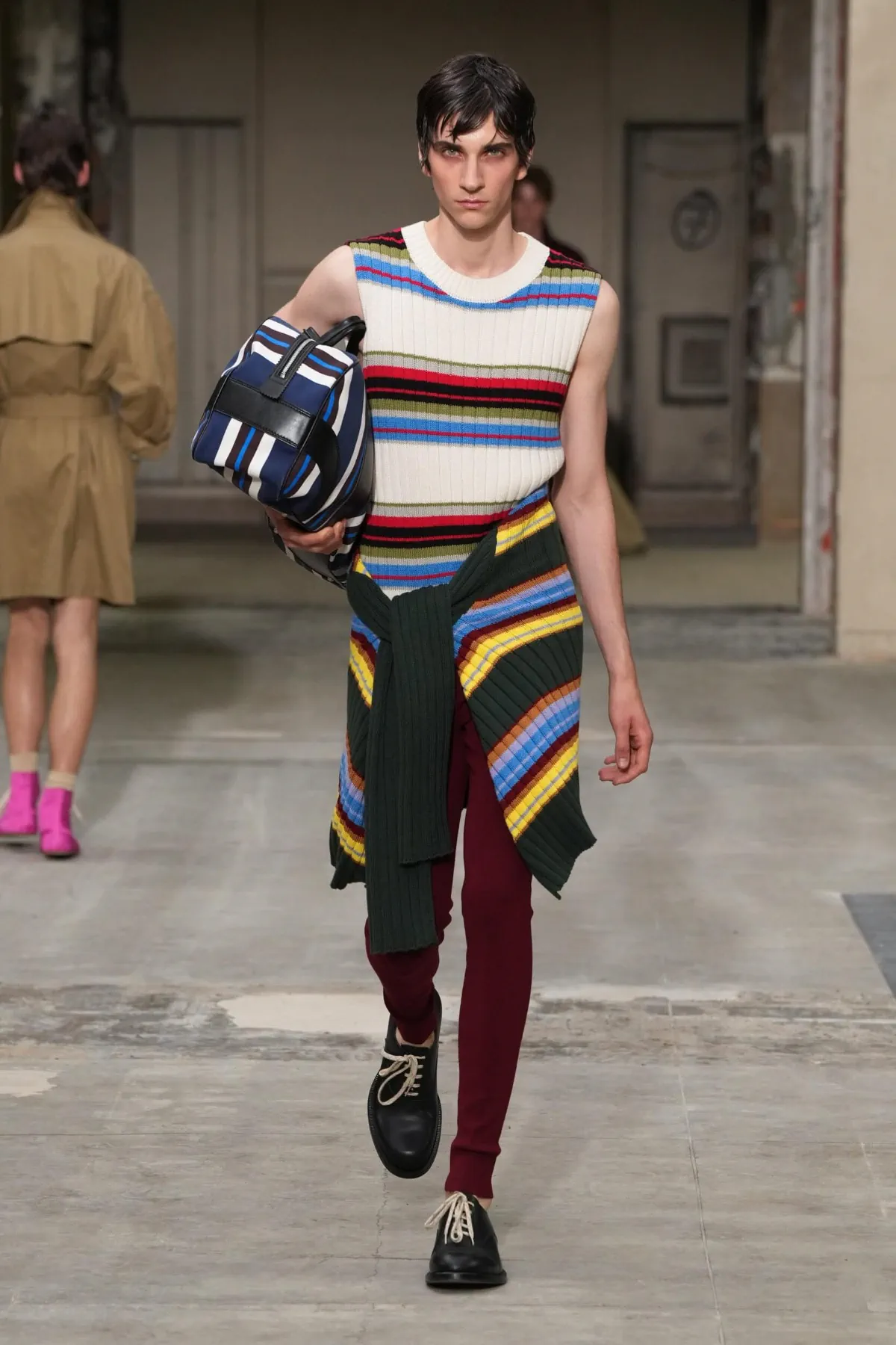 La collection printemps 2026 de Dries Van Noten marque les débuts prometteurs de Julian Klausner