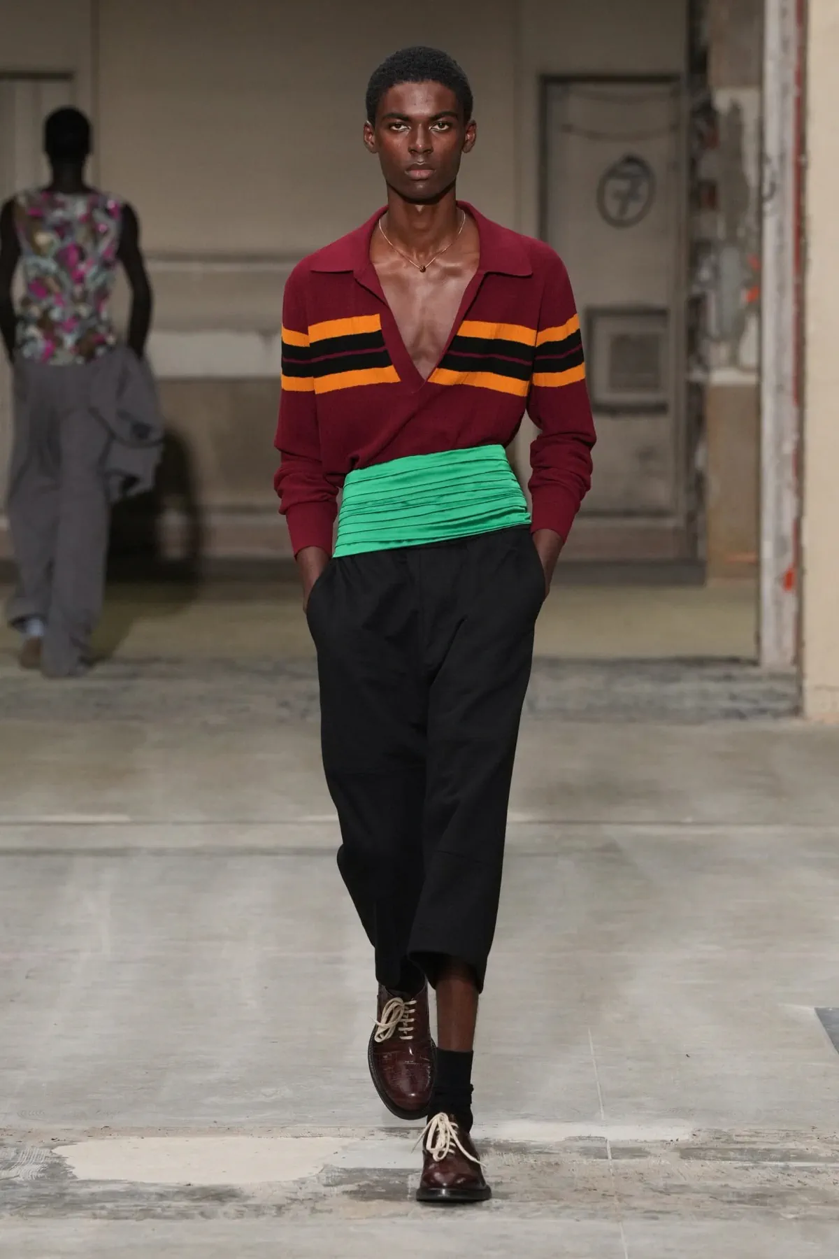 La collection printemps 2026 de Dries Van Noten marque les débuts prometteurs de Julian Klausner